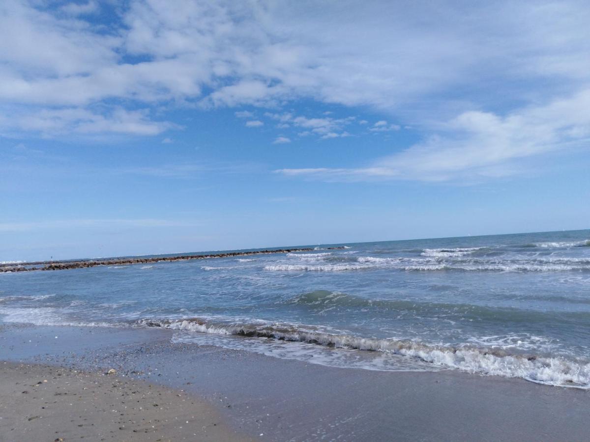 Jolis Studios Vue Sur Mer Port, Etangs Et Canaux Residence Rivercity كارنو بلاج المظهر الخارجي الصورة