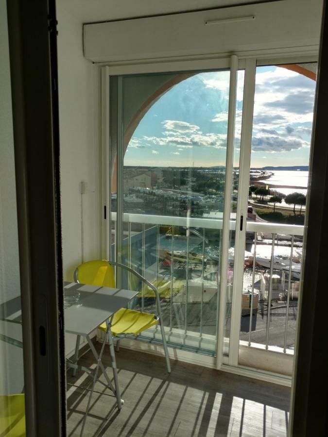 Jolis Studios Vue Sur Mer Port, Etangs Et Canaux Residence Rivercity كارنو بلاج المظهر الخارجي الصورة