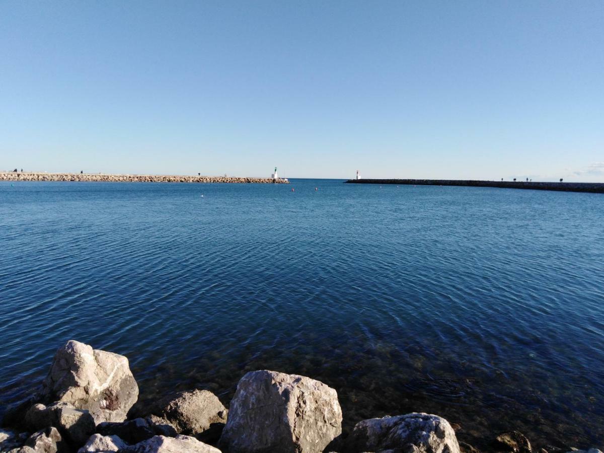 Jolis Studios Vue Sur Mer Port, Etangs Et Canaux Residence Rivercity كارنو بلاج المظهر الخارجي الصورة