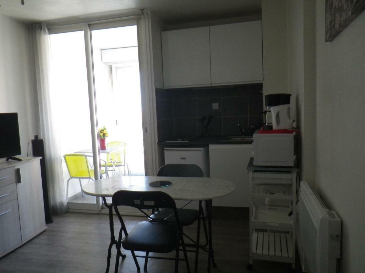 Jolis Studios Vue Sur Mer Port, Etangs Et Canaux Residence Rivercity كارنو بلاج المظهر الخارجي الصورة
