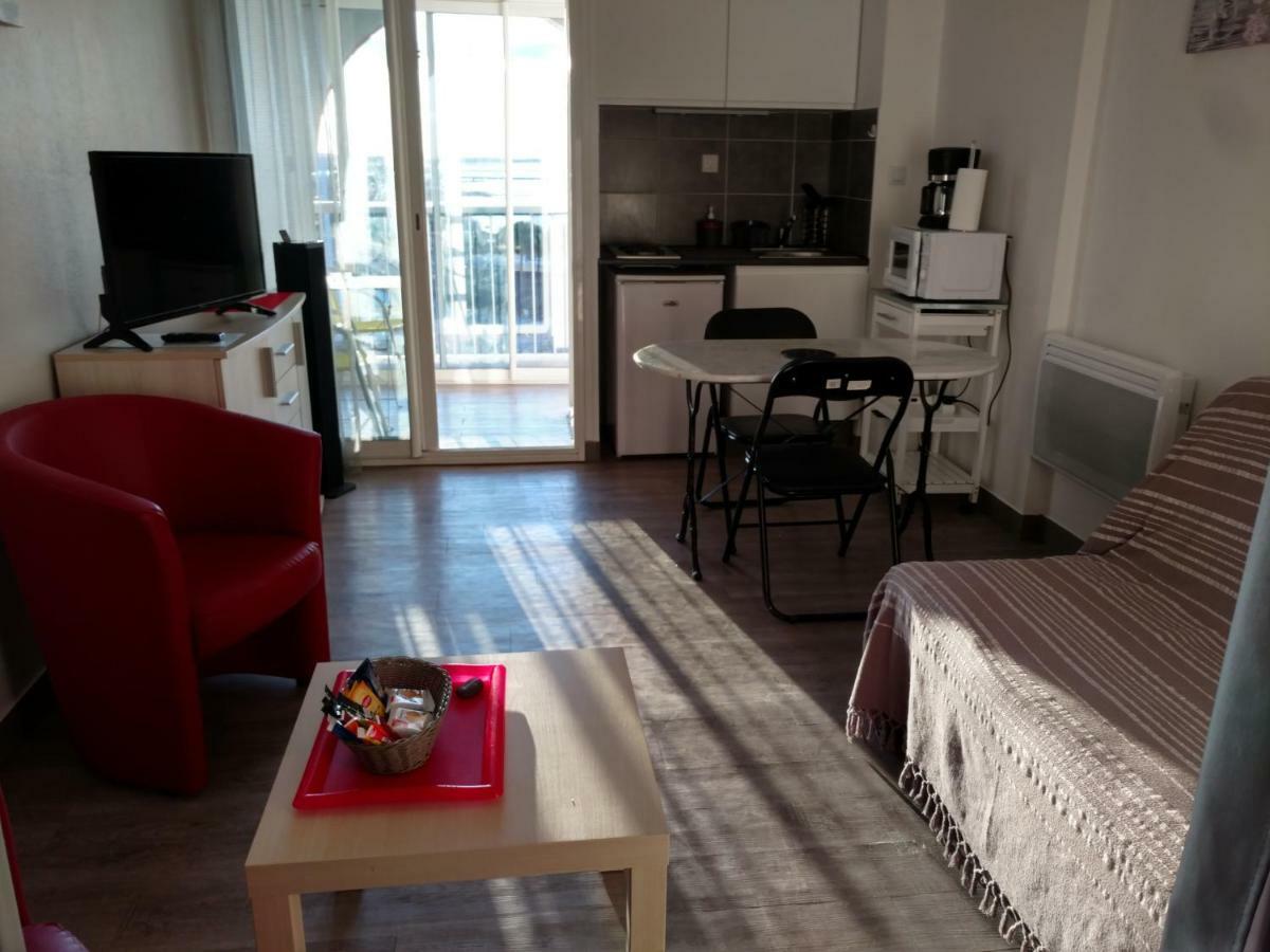 Jolis Studios Vue Sur Mer Port, Etangs Et Canaux Residence Rivercity كارنو بلاج المظهر الخارجي الصورة