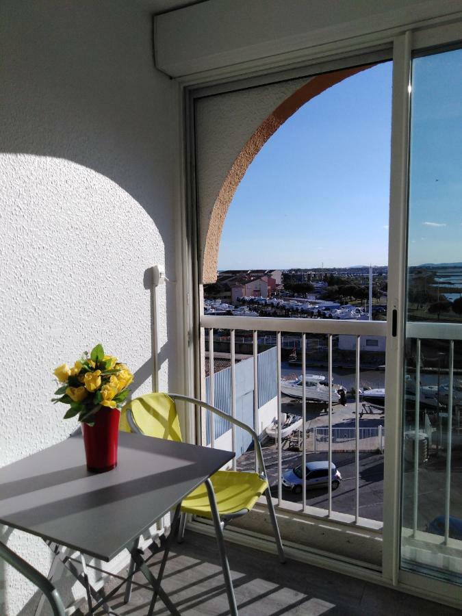 Jolis Studios Vue Sur Mer Port, Etangs Et Canaux Residence Rivercity كارنو بلاج المظهر الخارجي الصورة